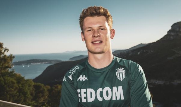 拜仁回到未来：乌尔赖希回归，尼贝尔跟科瓦奇练级