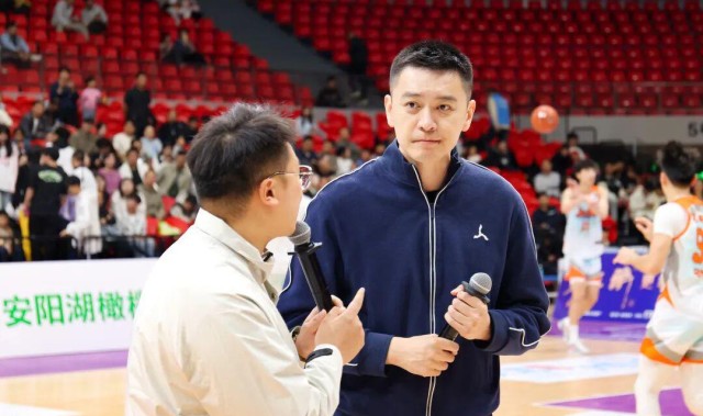 开云体育-杨鸣现身十堰：他们距离CBA仅一步之遥！