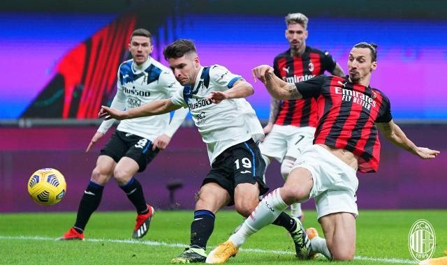 开云体育-从0比5到0比3进步了！输真蓝黑保半程冠军知足也！