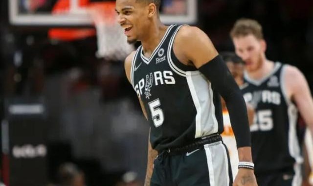 开云-森林狼曾尝试追逐穆雷 老鹰还在密切关注KD动态