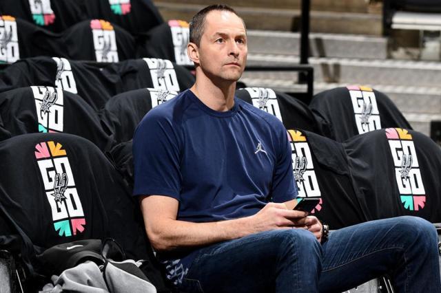 1614667006554033395.jpg AK4.0.jpg